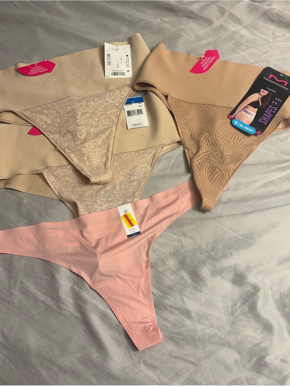 (NWT) Macy's Women's Thong & Seamless Panty Set of 4